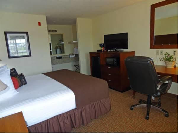 Kenedy Inn And Suites Екстериор снимка